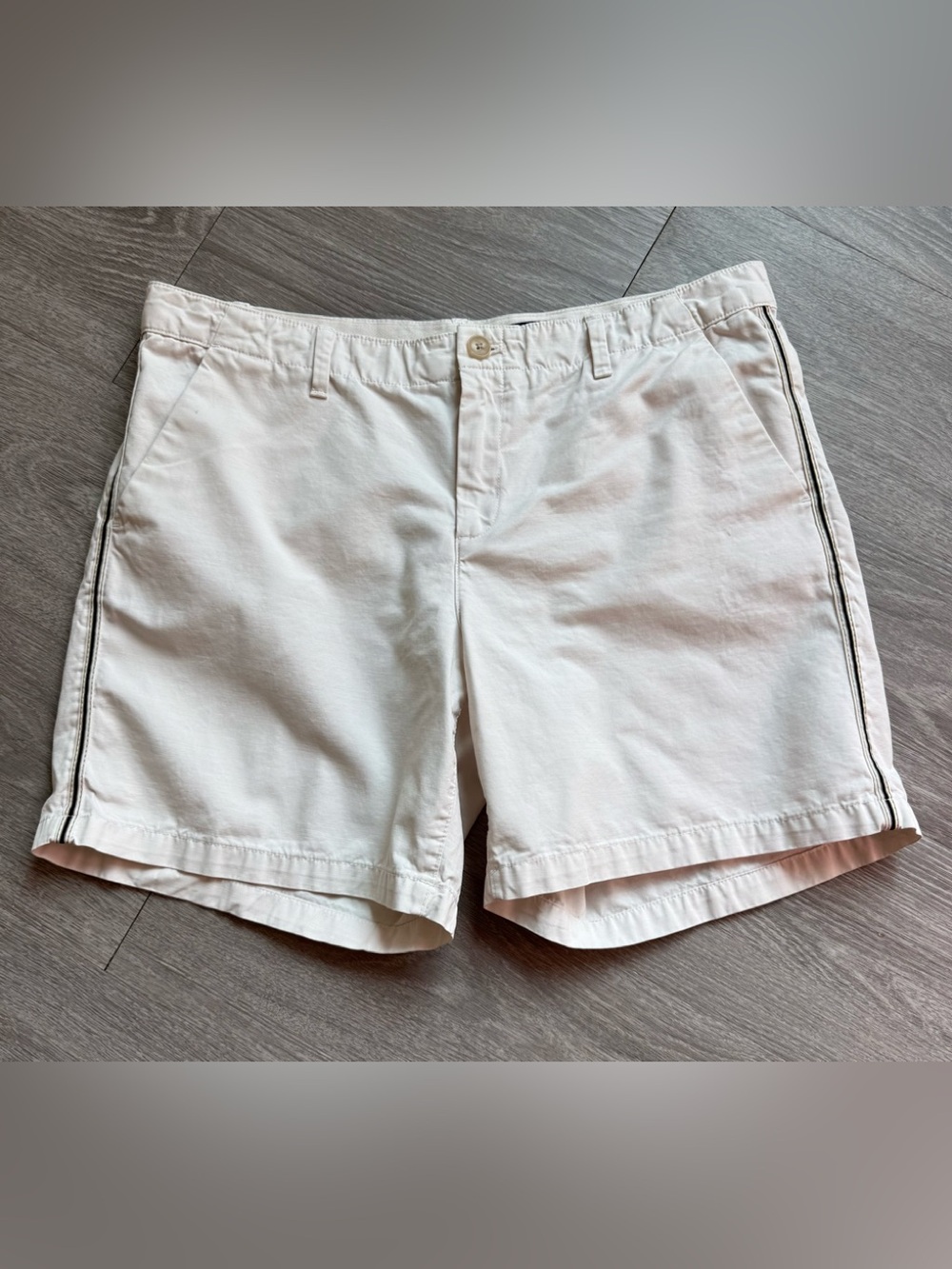 Gap Cotton Shorts 14 bone with stripe ribbon trim at side seam like new